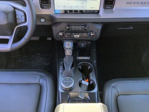 New 2025 Ford Bronco Outer Banks image 19