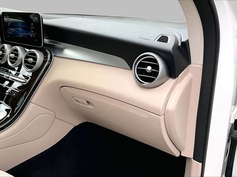 Used 2021 Mercedes-Benz GLC 300 image 18