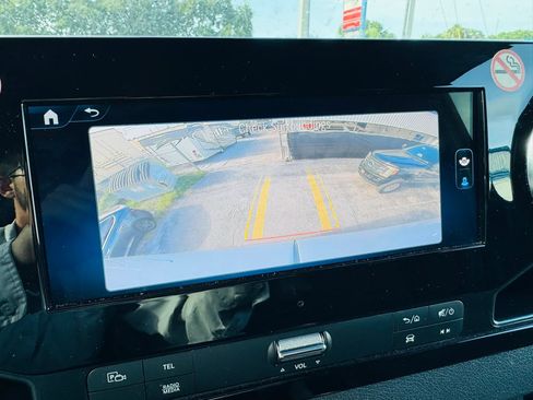 Used 2025 Mercedes-Benz Sprinter 2500 image 21