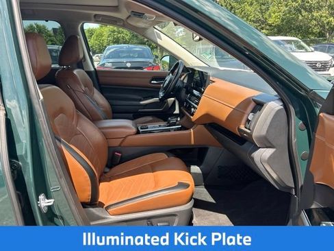 Used 2022 Nissan Pathfinder Platinum w/ Lighting Package (N93) AWD/4WD image 12