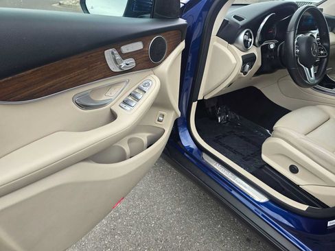 Used 2021 Mercedes-Benz GLC 300 4MATIC image 21