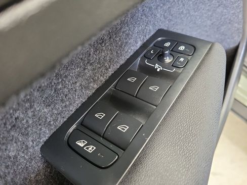 Used 2023 Volvo C40 P8 Recharge Ultimate w/ Protection Package Premier image 20