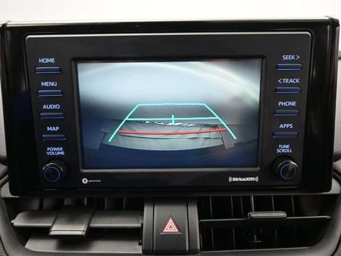 Used 2021 Toyota RAV4 LE AWD/4WD image 17