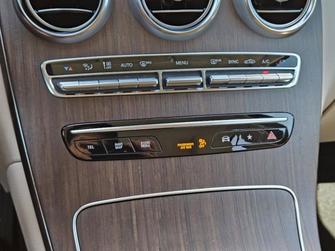 Certified 2022 Mercedes-Benz GLC 300 image 24