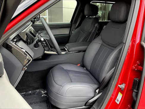 Used 2025 Land Rover Range Rover Sport SE image 25