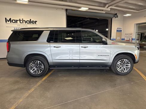 Used 2025 Chevrolet Suburban Z71 AWD/4WD image 7