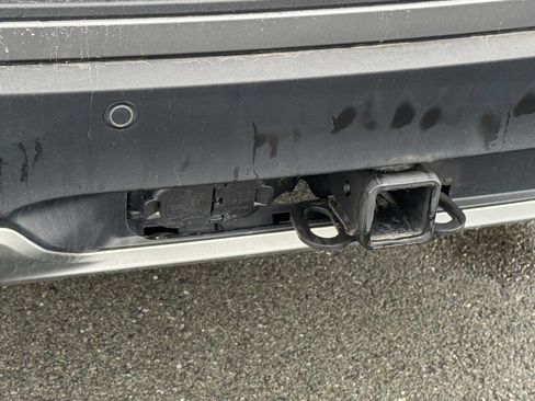 Used 2023 Ford Explorer XLT w/ Equipment Group 202A image 17