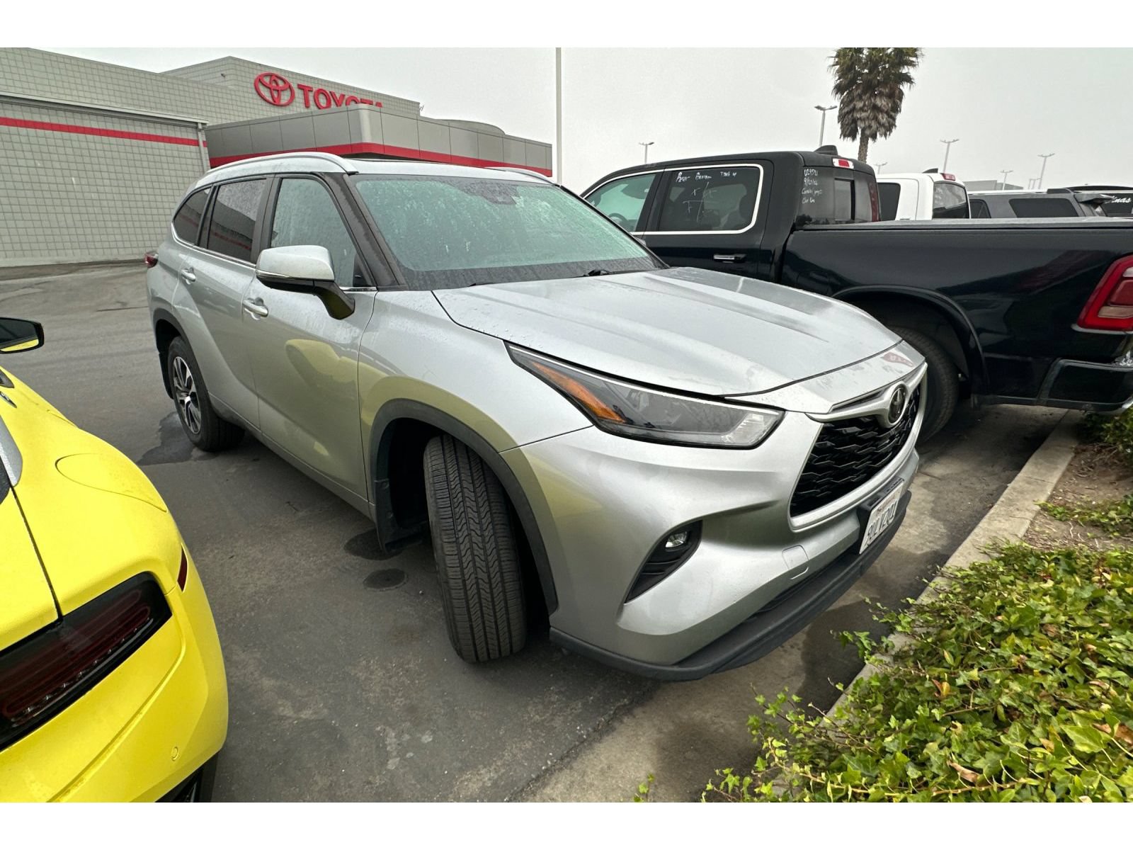 Certified 2023 Toyota Highlander XLE AWD/4WD image 2