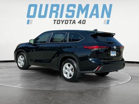 Used 2023 Toyota Highlander L FWD image 5