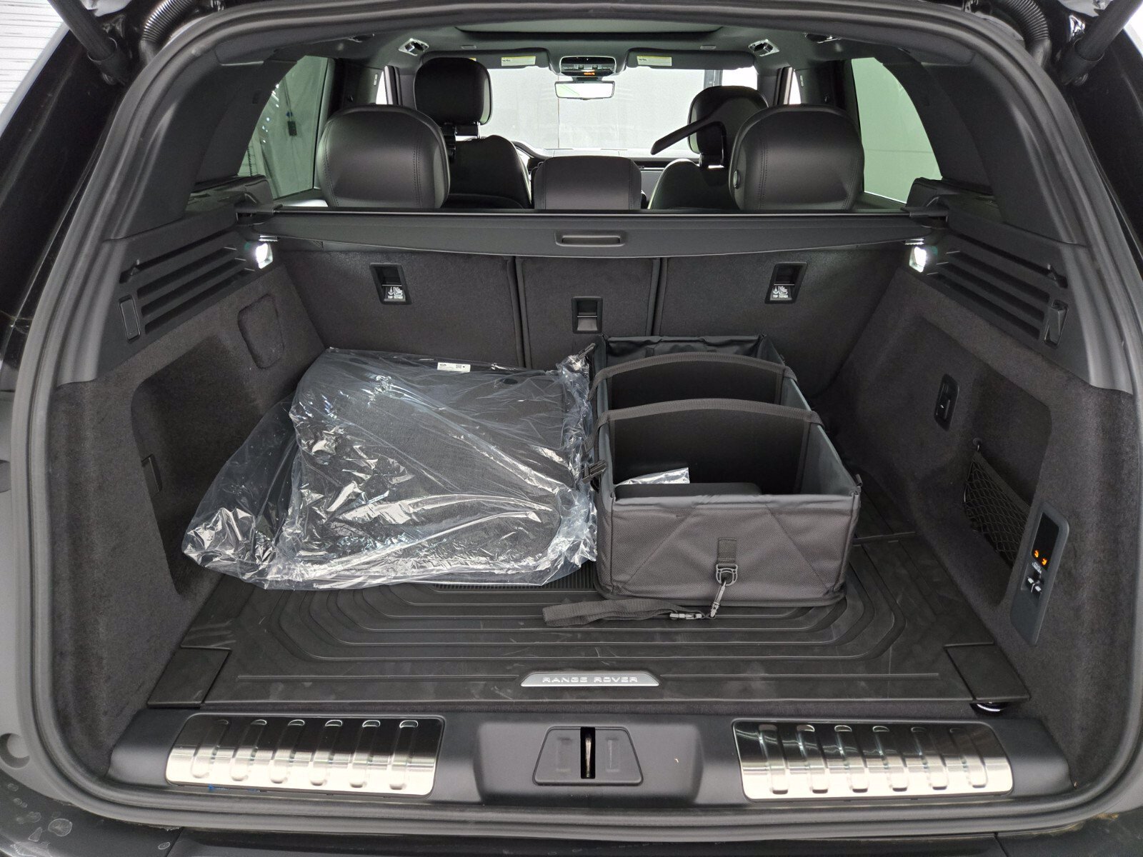 New 2027 Land Rover Range Rover Sport Dynamic SE AWD/4WD image 15