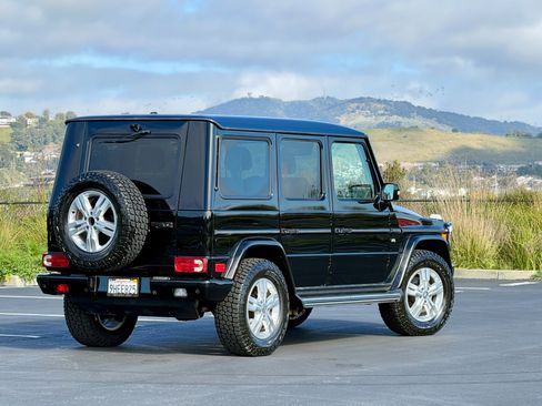 Used 2010 Mercedes-Benz G 550 image 2