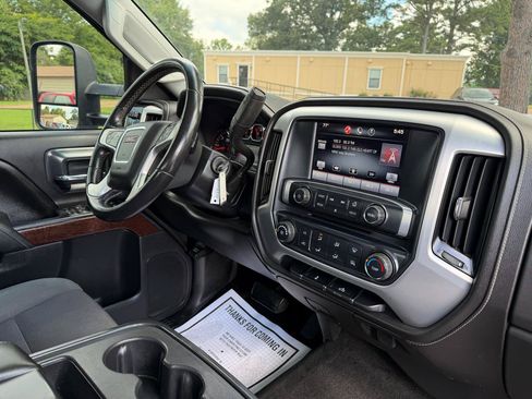 Used 2015 GMC Sierra 2500 SLE AWD/4WD image 13