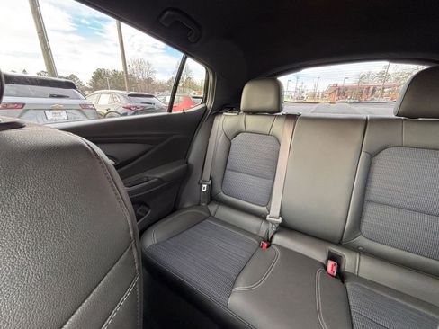 Used 2025 Buick Envista Preferred image 39