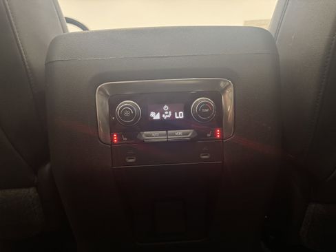 Used 2022 Chevrolet Suburban Z71 w/ Z71 Off-Road Package image 13