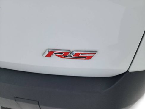 Used 2023 Chevrolet Traverse RS FWD image 23