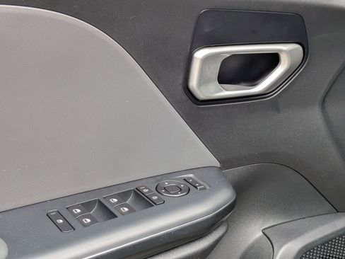 Used 2025 Kia K4 LXS image 11