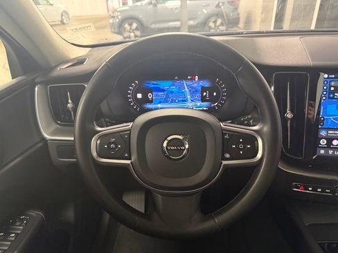 Used 2023 Volvo XC60 B5 Core AWD/4WD image 10