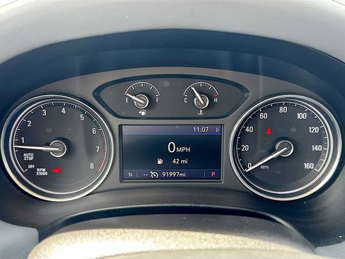 Used 2020 Buick Enclave Essence image 12