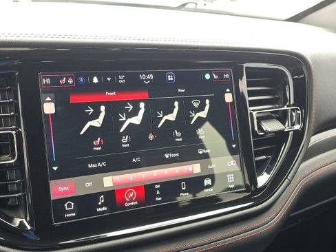 Used 2023 Dodge Durango GT image 35