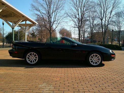 Used 2002 Chevrolet Camaro Z28 w/ SS Performance/Appearance Pkg image 6