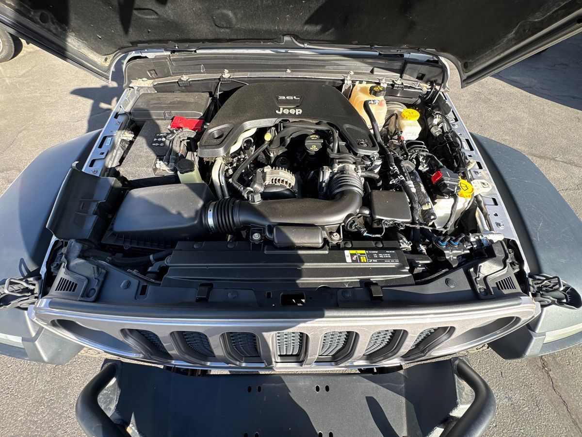 Used 2018 Jeep Wrangler Unlimited Rubicon w/ LED Lighting Group AWD/4WD image 32