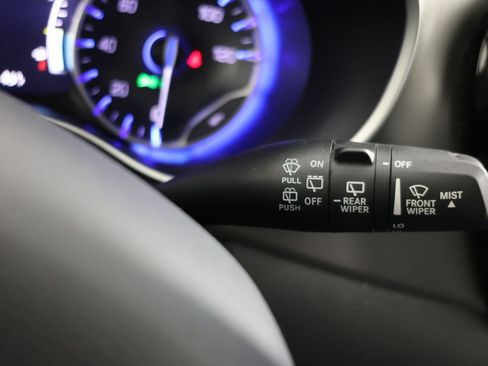 Used 2024 Chrysler Pacifica Touring-L FWD image 25