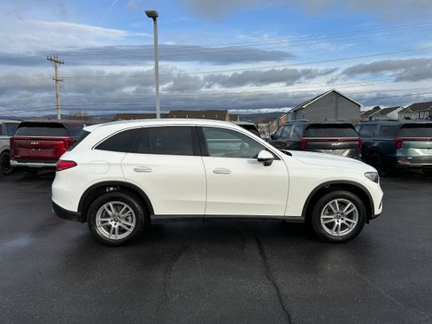 Used 2023 Mercedes-Benz GLC 300 4MATIC image 4