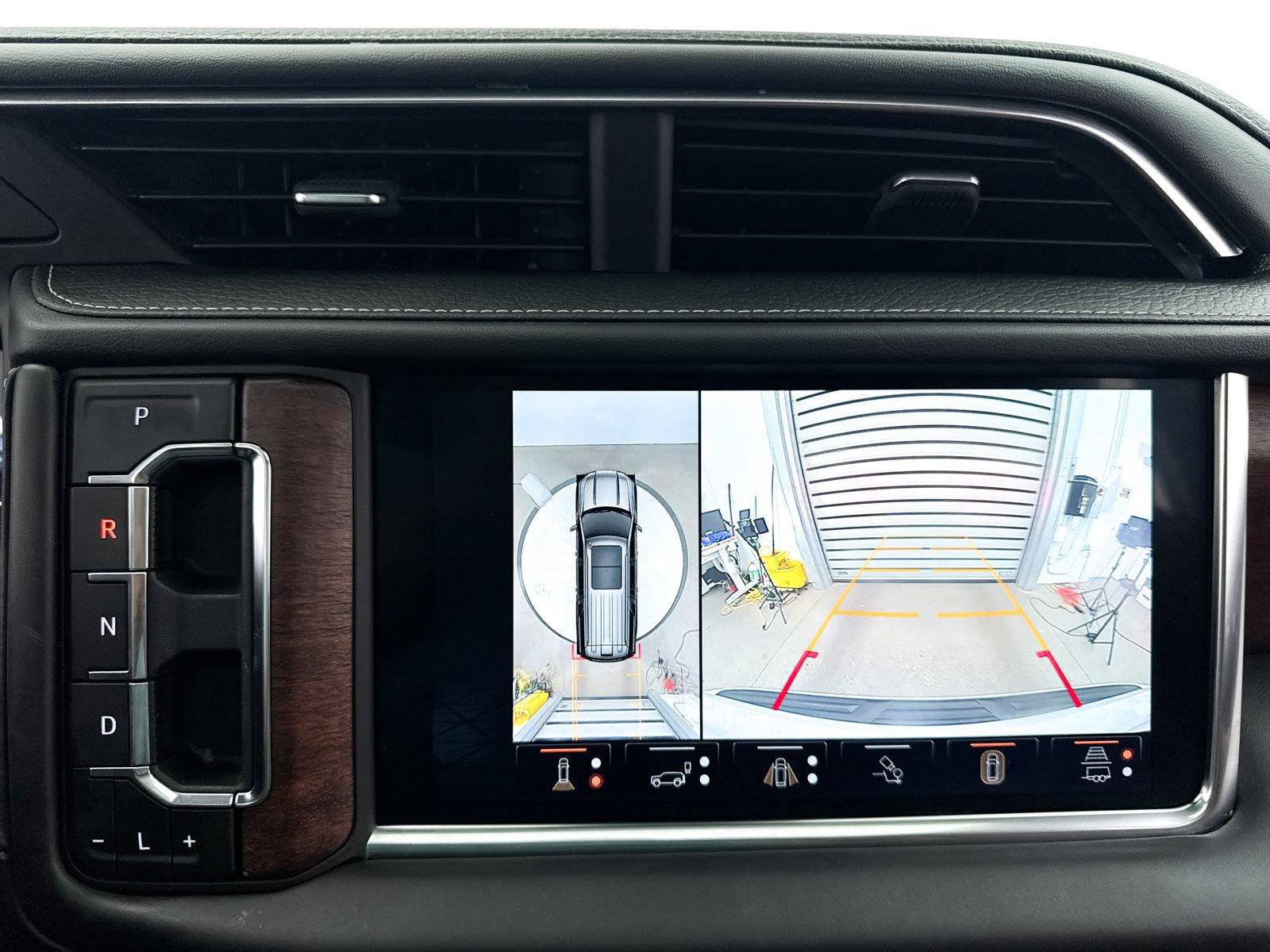 Used 2024 GMC Yukon Denali Ultimate AWD/4WD image 11
