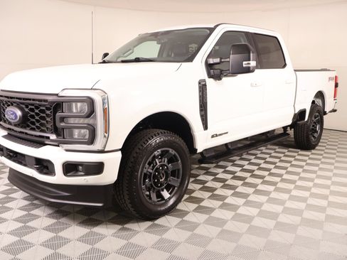 Used 2024 Ford F250 Lariat w/ Lariat Ultimate Package AWD/4WD image 11