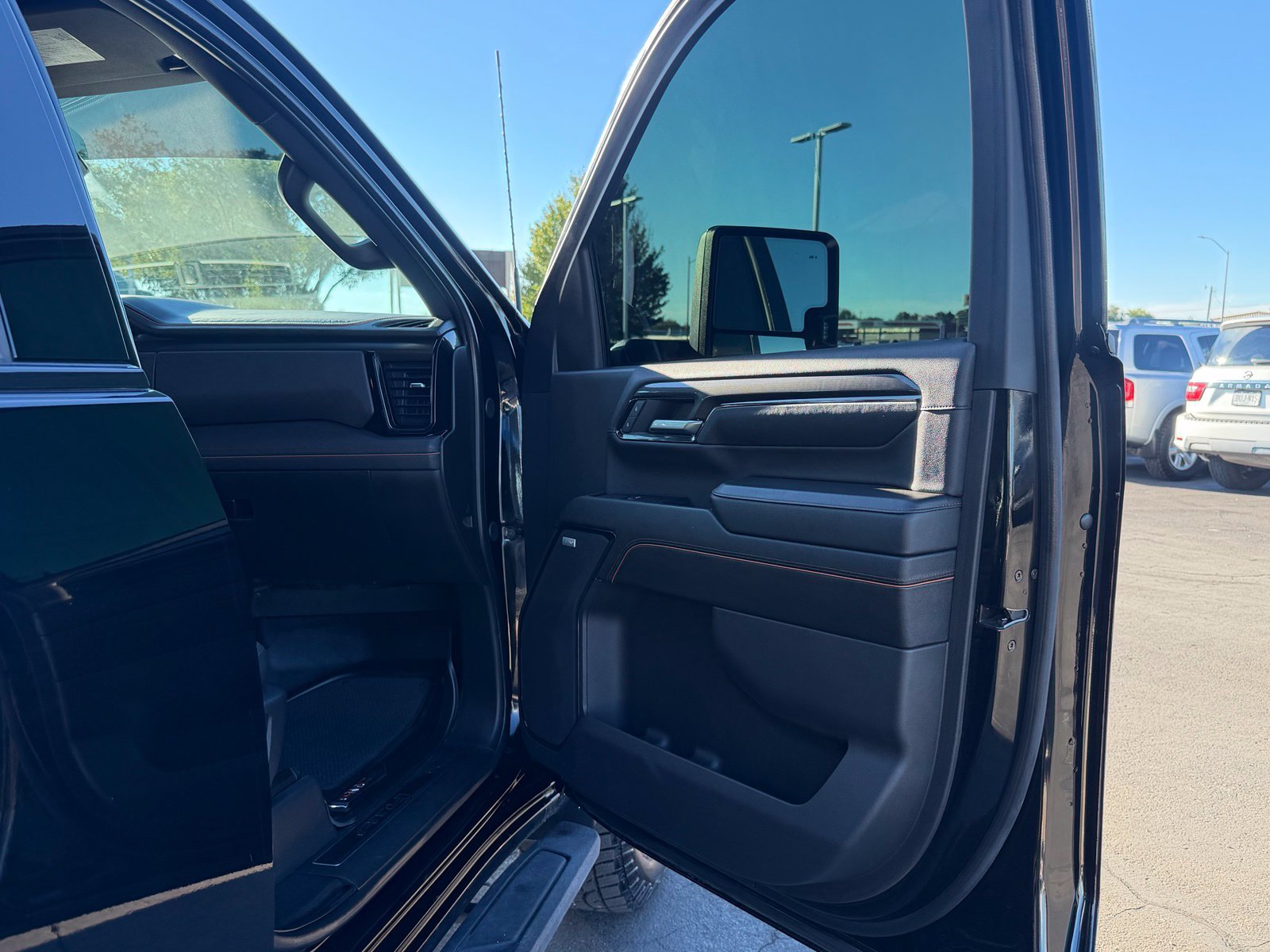 Used 2024 GMC Sierra 2500 AT4 w/ Technology Package AWD/4WD image 30