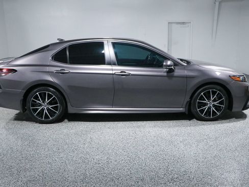 Used 2023 Toyota Camry SE w/ Audio Upgrade Package FWD image 6