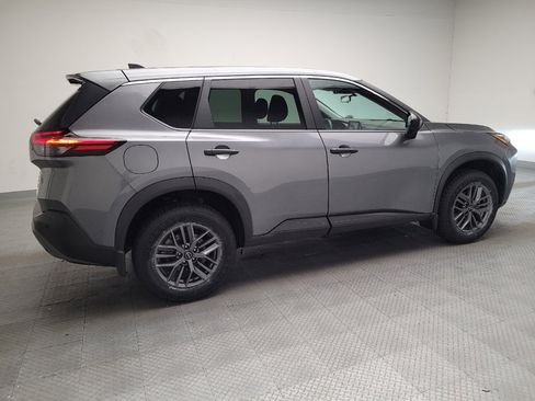 Used 2023 Nissan Rogue S AWD/4WD image 10
