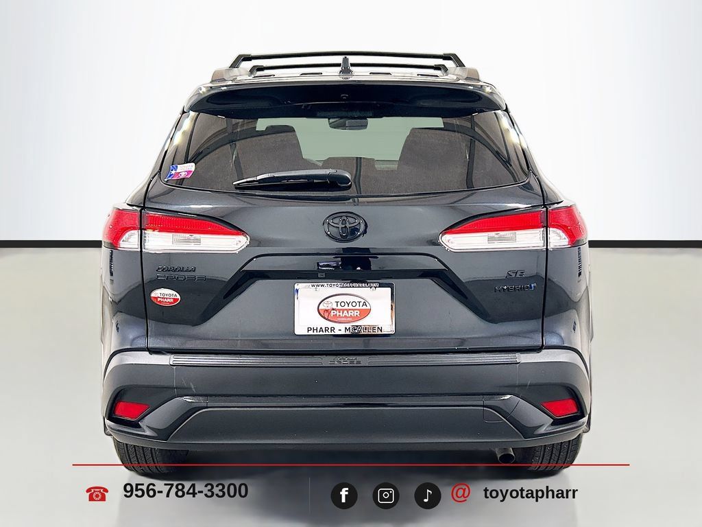 Used 2024 Toyota Corolla Cross AWD Hybrid w/ Moonroof Package image 6