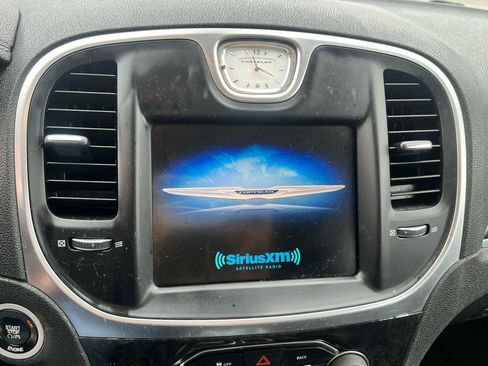 Used 2016 Chrysler 300 C AWD/4WD image 21