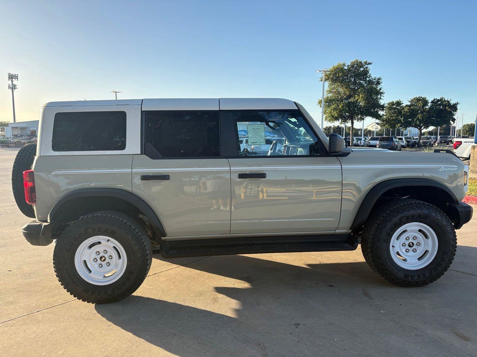 New 2026 Ford Bronco Heritage Edition AWD/4WD image 4
