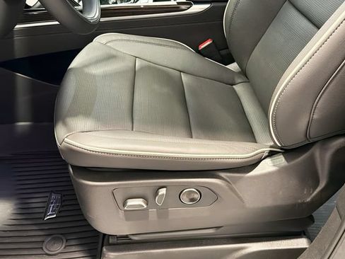New 2026 Cadillac Escalade ESV Luxury w/ LPO, Floor Liner Package AWD/4WD image 19
