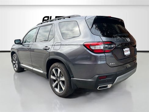 Used 2025 Honda Pilot Elite image 5