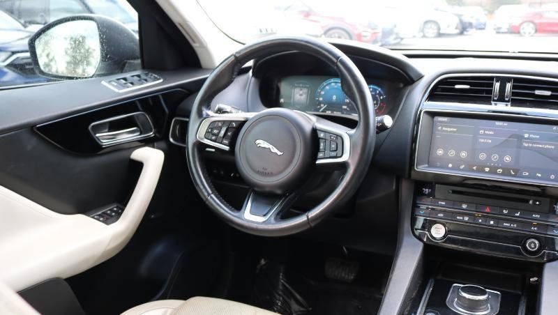 Used 2018 Jaguar F-PACE Prestige AWD/4WD image 22