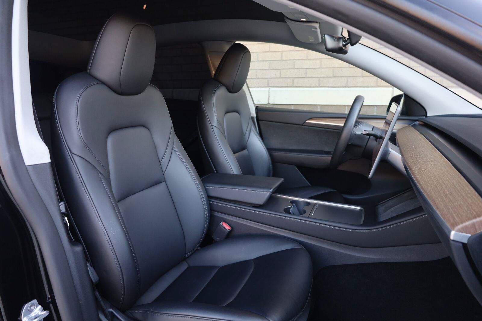 Used 2025 Tesla Model Y Long Range RWD image 27