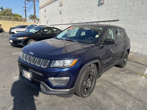 Used 2021 Jeep Compass Sport FWD image 2