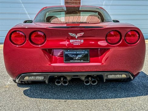 Used 2007 Chevrolet Corvette Coupe w/ Preferred Equipment Group RWD image 27