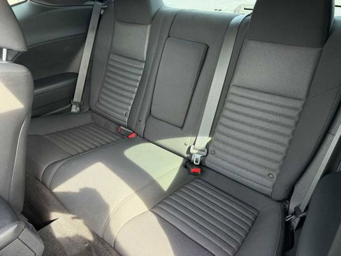 Used 2012 Dodge Challenger R/T RWD image 12