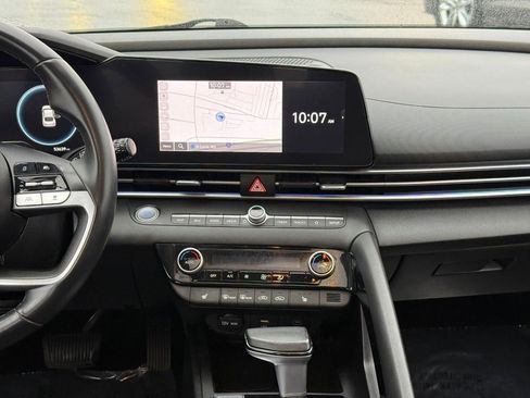 Used 2024 Hyundai Elantra Limited image 15