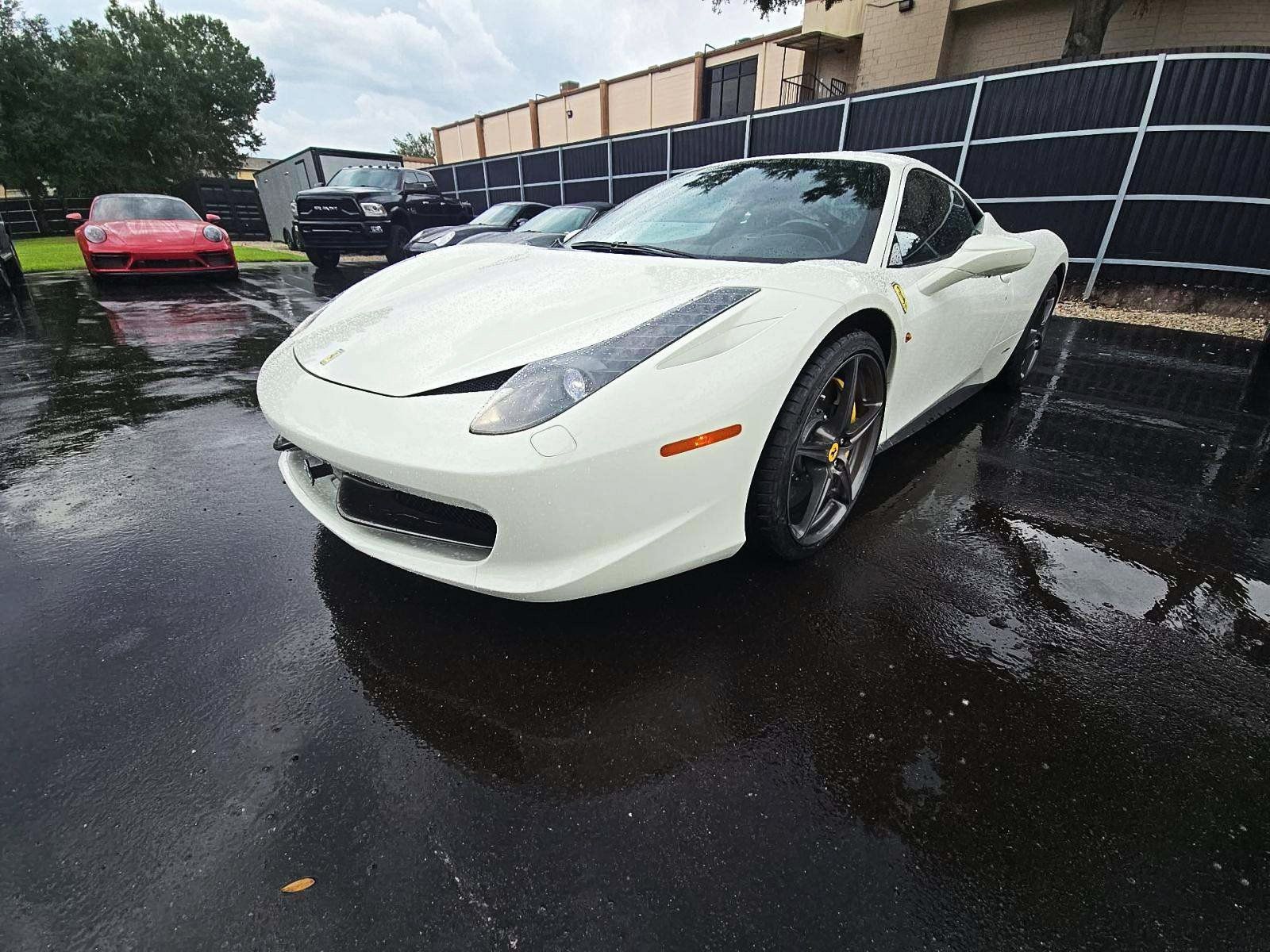 Used 2012 Ferrari 458 Italia Coupe RWD image 2