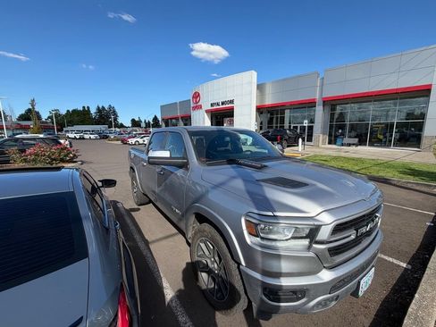 Used 2020 RAM 1500 Laramie AWD/4WD image 8