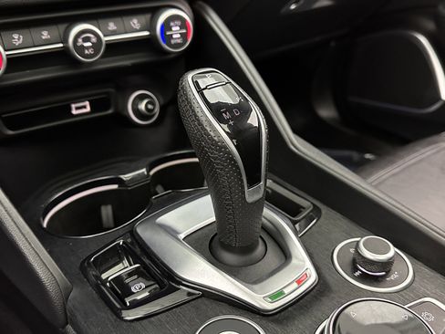 Used 2021 Alfa Romeo Giulia Sprint w/ Sun & Sound Package image 17