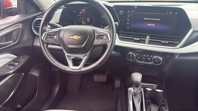 Used 2025 Chevrolet Trax LT w/ LT Convenience Package FWD image 27