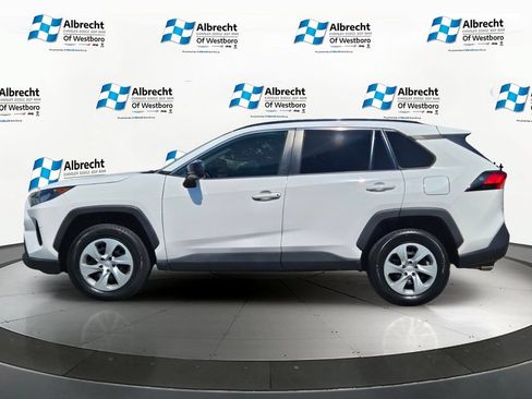 Used 2021 Toyota RAV4 LE AWD/4WD image 2