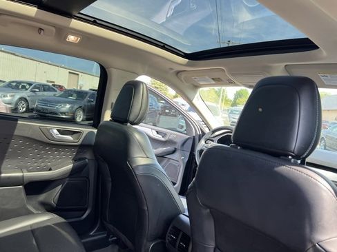 Used 2020 Ford Escape SEL image 38