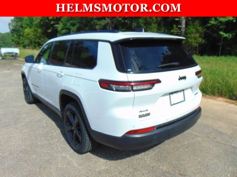 Certified 2024 Jeep Grand Cherokee L Limited w/ Black Appearance Package AWD/4WD image 9